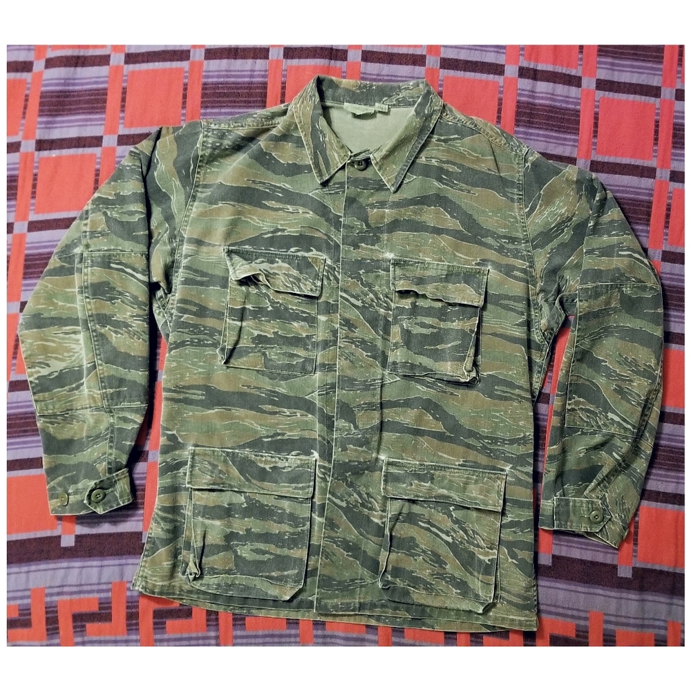 VTG. U.S. MILITARY TIGER STRIPED CAMO JACKET- MEN'S SIZE MEDIUM LONG - Picture 3 of 10
